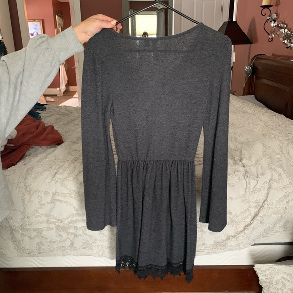 Mid length dress - Picture 3 of 3